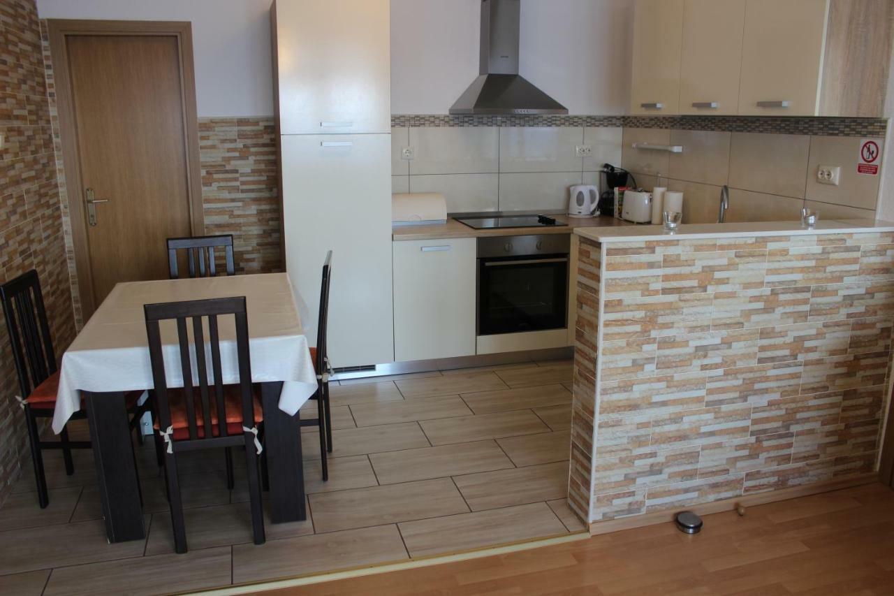 Apartman Helena 塞尼 外观 照片