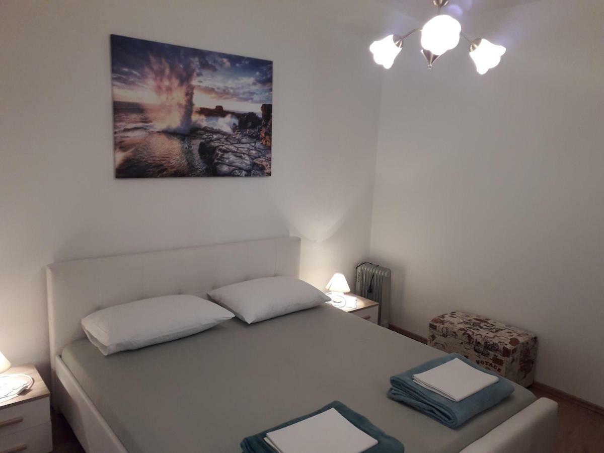 Apartman Helena 塞尼 外观 照片