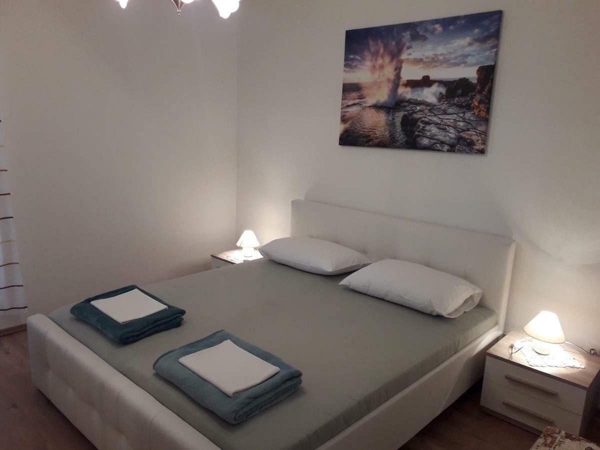 Apartman Helena 塞尼 外观 照片